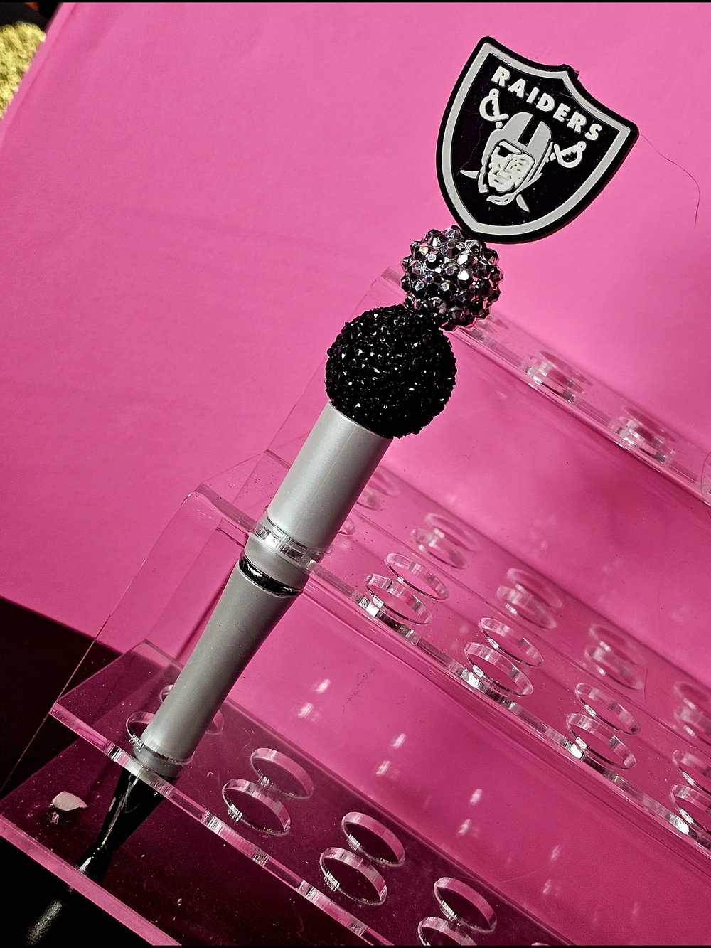 NFL Las Vegas Raiders Sparkly/Blingy Custom Created Super Fan Beaded Pen - Picture 2 of 2